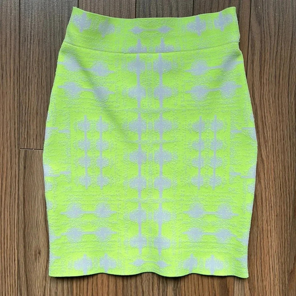 BCBG MAXAZRIA - Simone Ikat Power Skirt (Neon Yellow Combo) size small NWOT - Picture 5 of 12